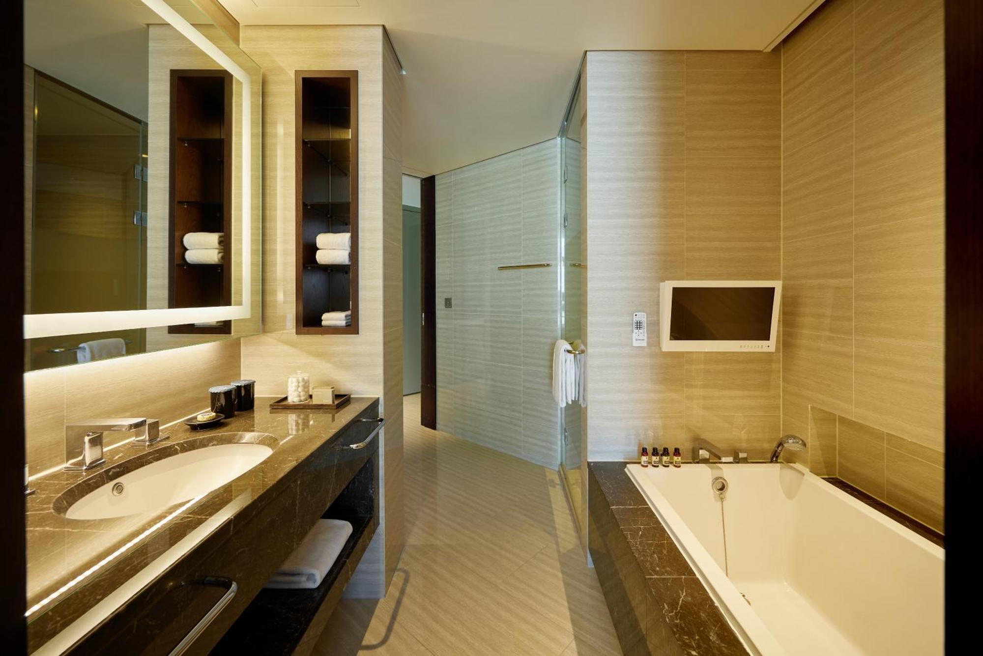 Oakwood Premier Incheon Aparthotel Exterior photo